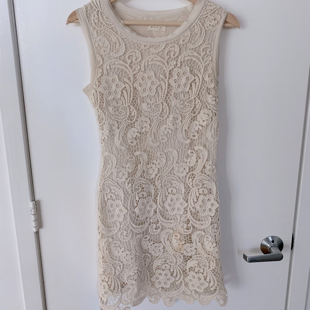 Small cream cotton dress with side zipper